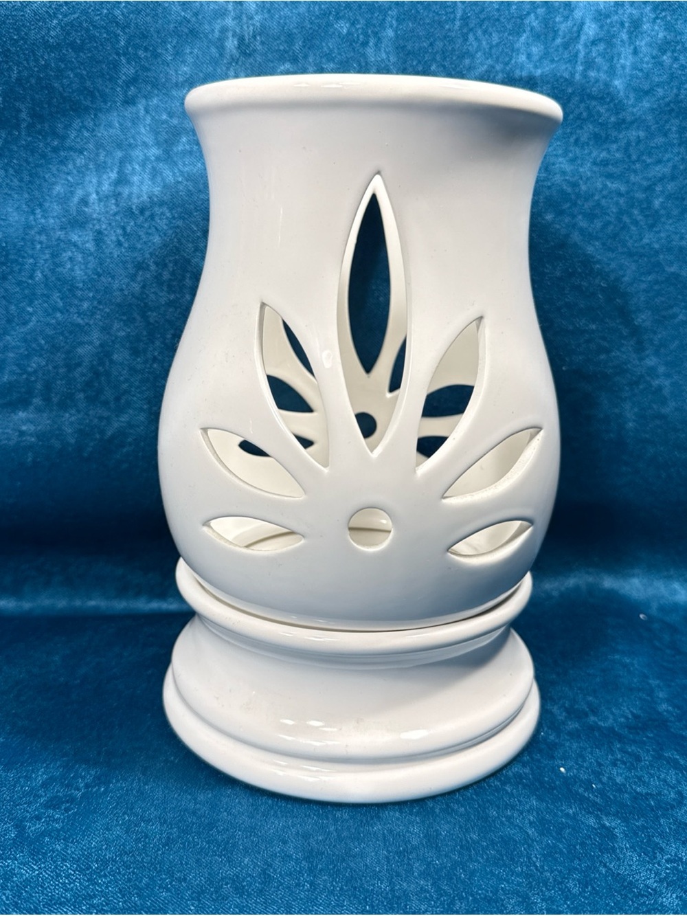 PartyLite White Ceramic Flower Petal Punched Taper Candle Holder 2 pc. 8" *READ*